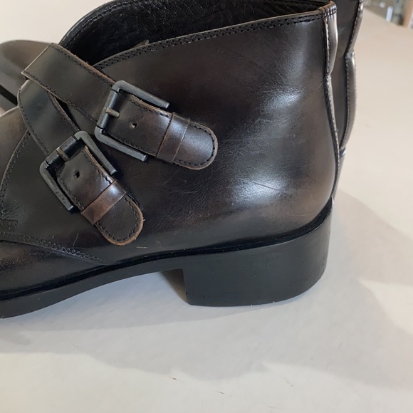 Donald J. Pliner Brazilian Leather Short Boots. - Picture 3 of 12